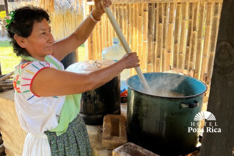 Las Mujeres de Humo, Hotel en Poza Rica